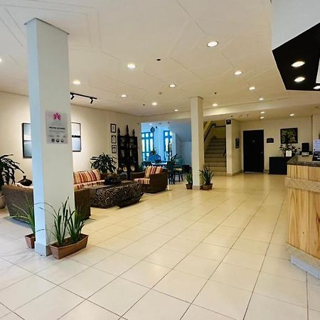 Microtel By Wyndham Puerto Princesa Εξωτερικό φωτογραφία